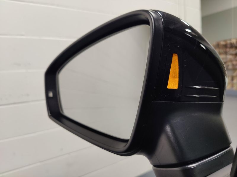 Used 2024 Volkswagen Tiguan SE AWD R-Line Black w/SunroofImage 11