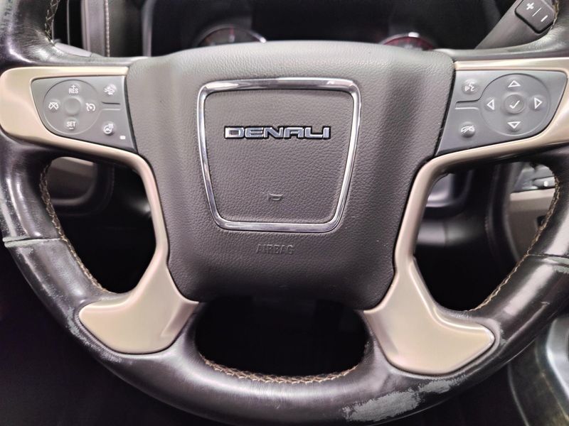 Used 2016 GMC Sierra 2500HD Denali Z71 4x4 Crew Cab w/SunroofImage 22