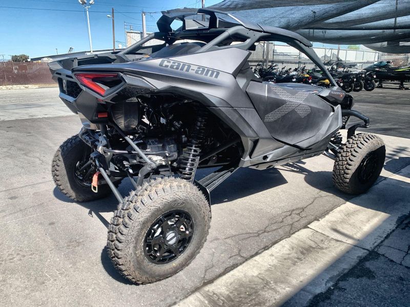 New 2025 Can-Am MAVERICK R X 999T DCT Image 8