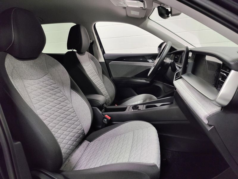 Used 2025 Volkswagen Tiguan S 4-Motion AWDImage 6