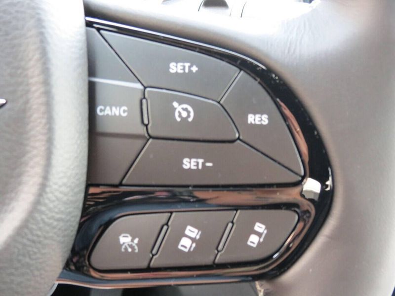 New 2021 Chrysler Pacifica Touring AWD 4dr Mini VanImage 14