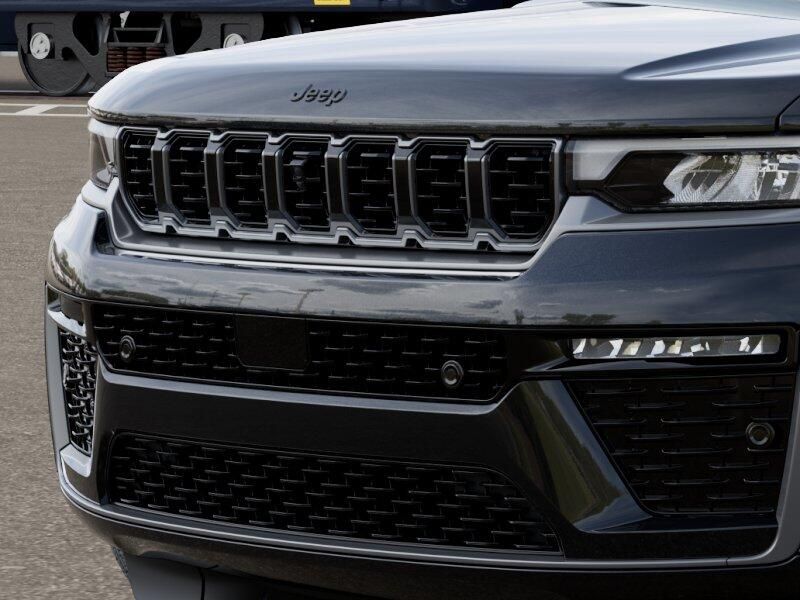 New 2026 Jeep Grand Cherokee L Summit 4x4Image 11