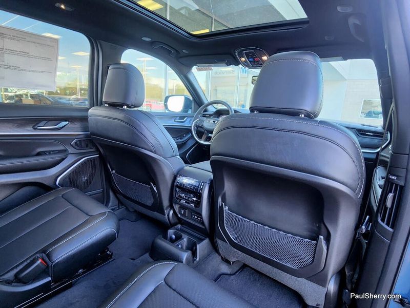 New 2026 Jeep Grand Cherokee L Limited Reserve 4x4