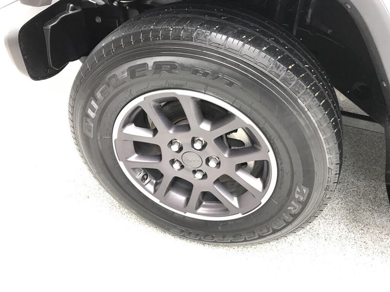 Used 2021 Jeep Gladiator OverlandImage 9