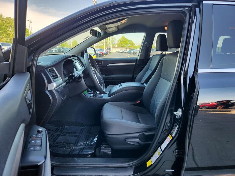 Used 2019 Toyota Highlander LE