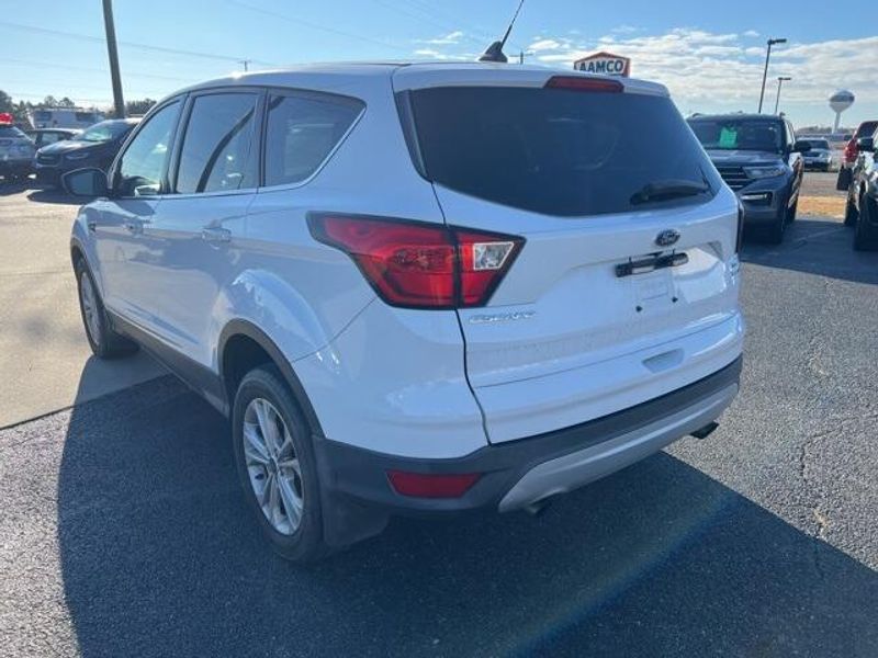 2019 Ford Escape SEImage 3