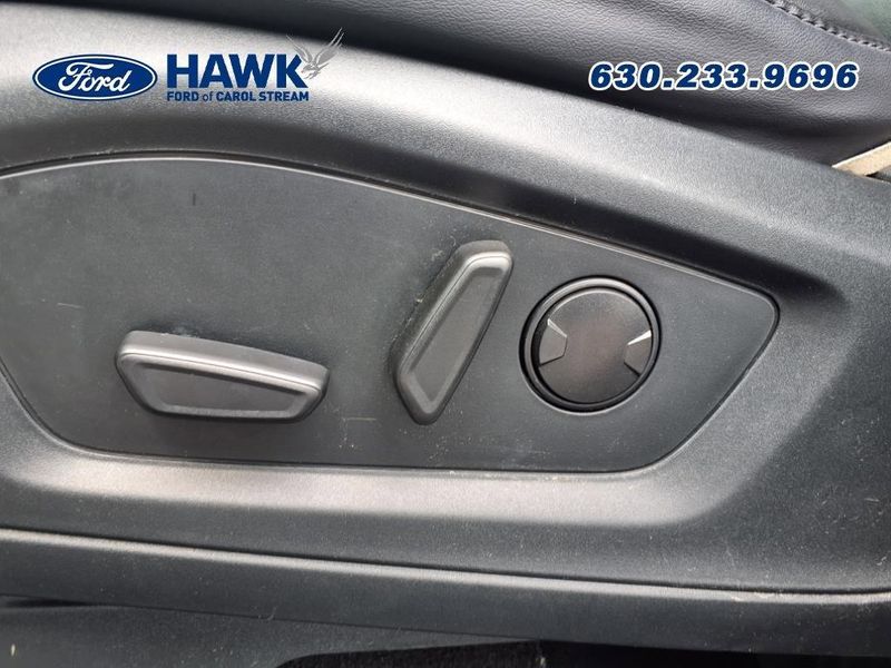 2023 Ford Explorer XLT photo 22