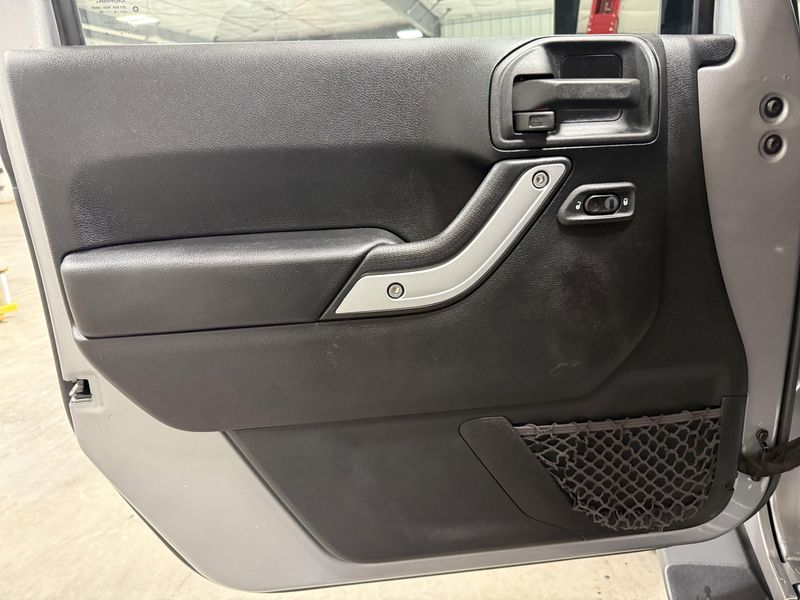 Used 2017 Jeep Wrangler JK SaharaImage 17