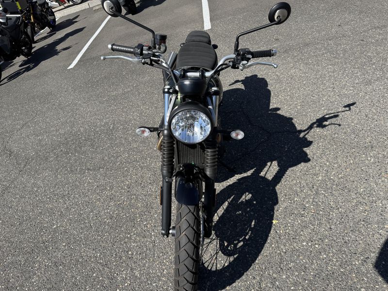 2023 Triumph Scrambler 900 - BROOKLANDS GREEN 