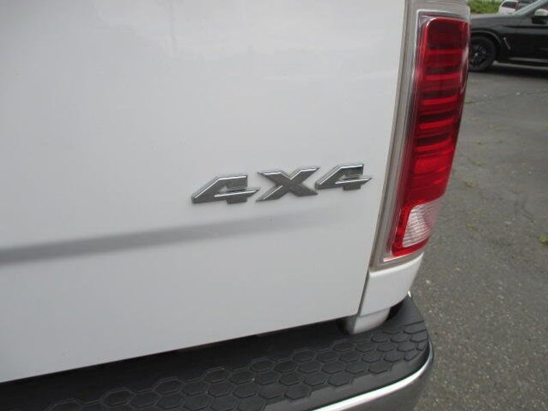2015 RAM 3500 LaramieImage 8