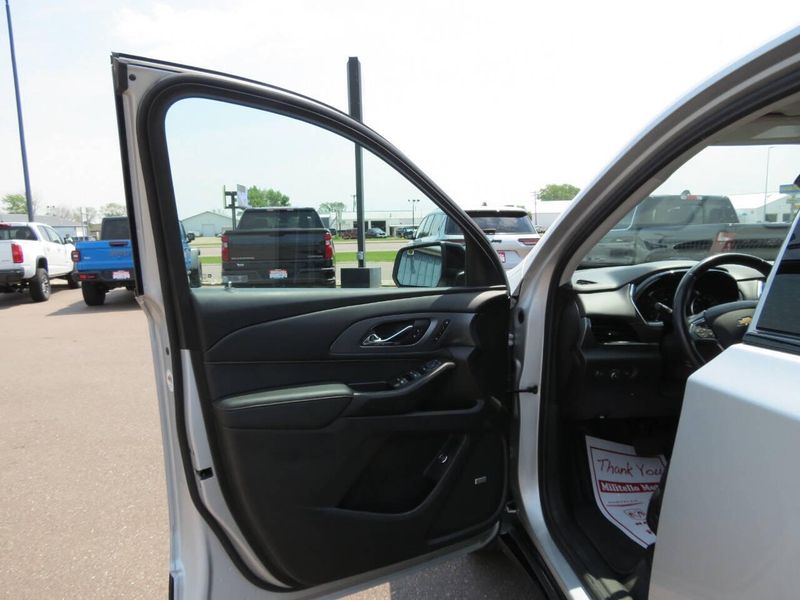 2021 Chevrolet Traverse Premier 4x4 4dr SUVImage 9