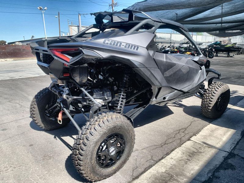 New 2025 Can-Am MAVERICK R X 999T DCT Image 12