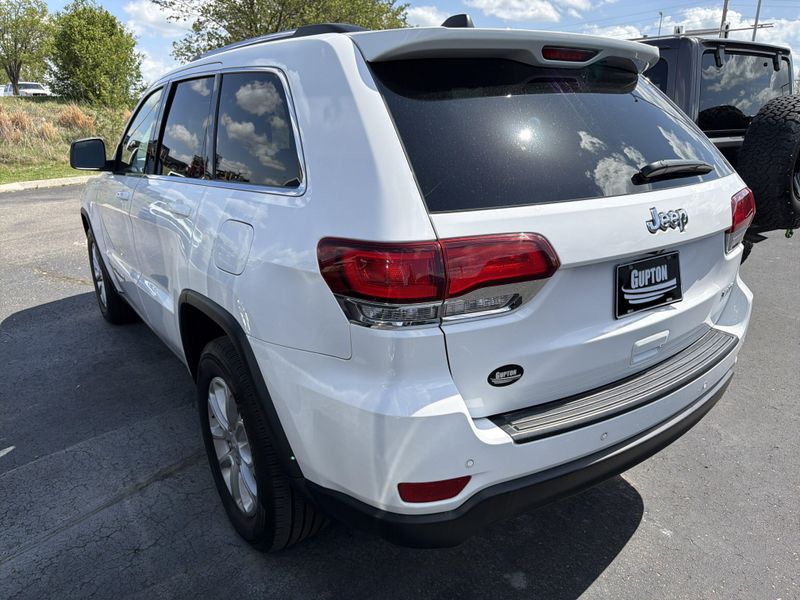 Used 2021 Jeep Grand Cherokee Laredo XImage 12
