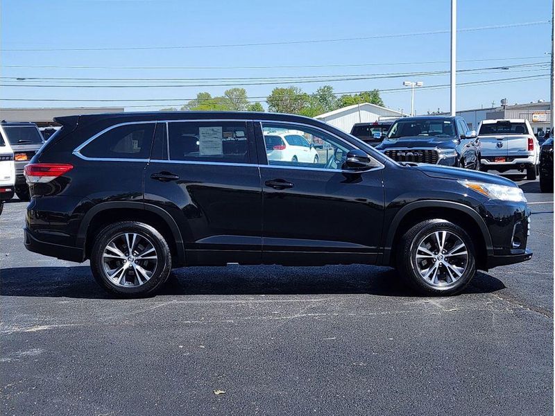 Used 2019 Toyota Highlander LE