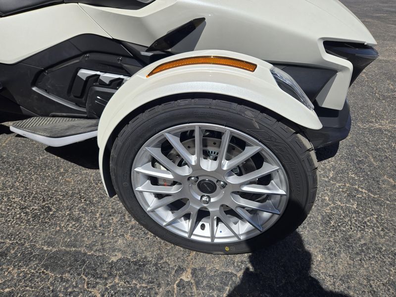 NEW 2026 CAN-AM SPYDER RT SEATOSKY Image 23