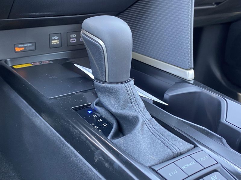 New 2025 Toyota Camry SEImage 18