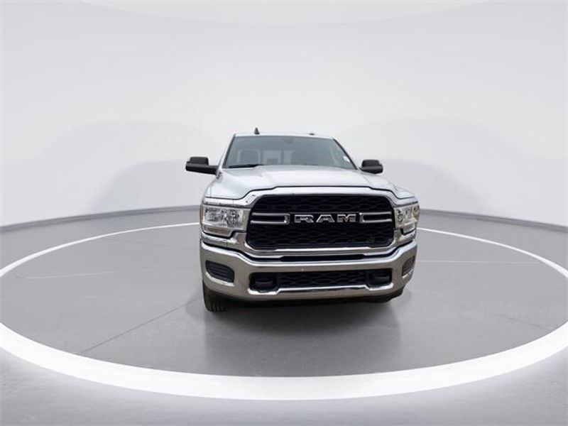 2022 RAM 2500 TradesmanImage 3