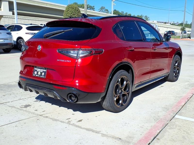 2025 Alfa Romeo Stelvio Sprint Base photo 4