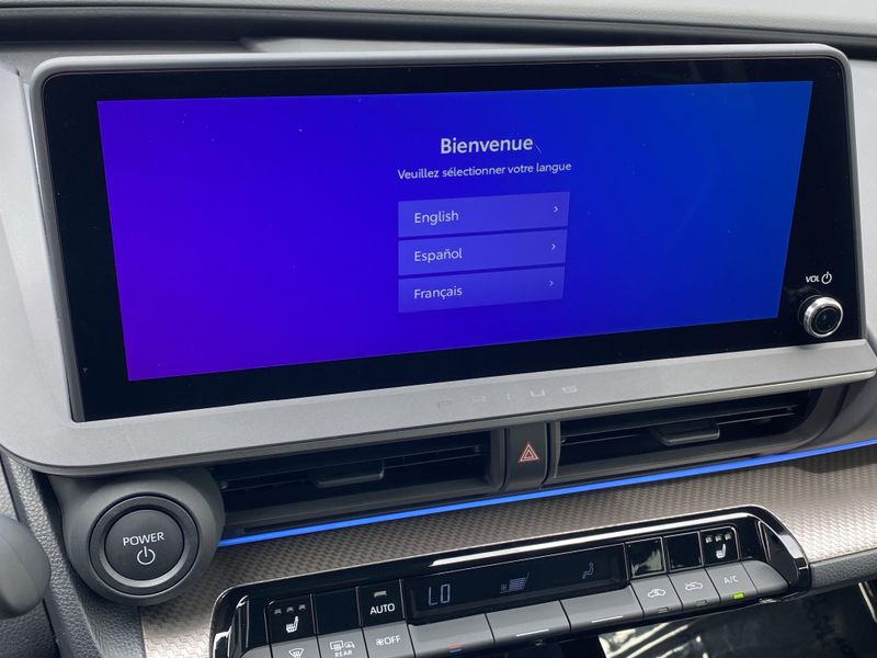 2025 Toyota Prius XLEImage 15