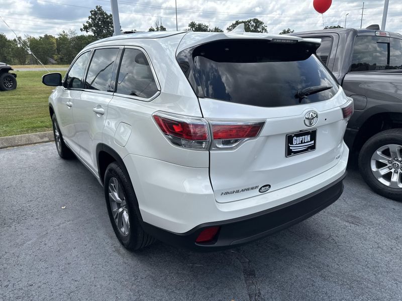 Used 2015 Toyota Highlander XLEImage 9