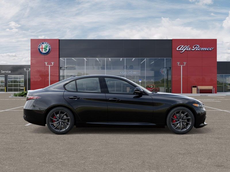 New 2025 Alfa Romeo Giulia RwdImage 38