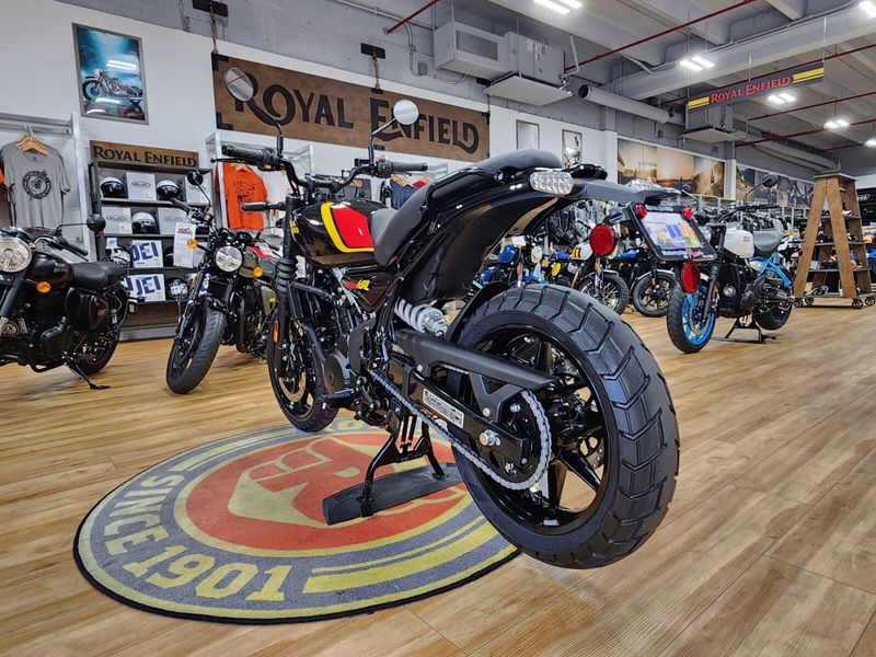 New 2026 Royal Enfield Guerrilla Image 7