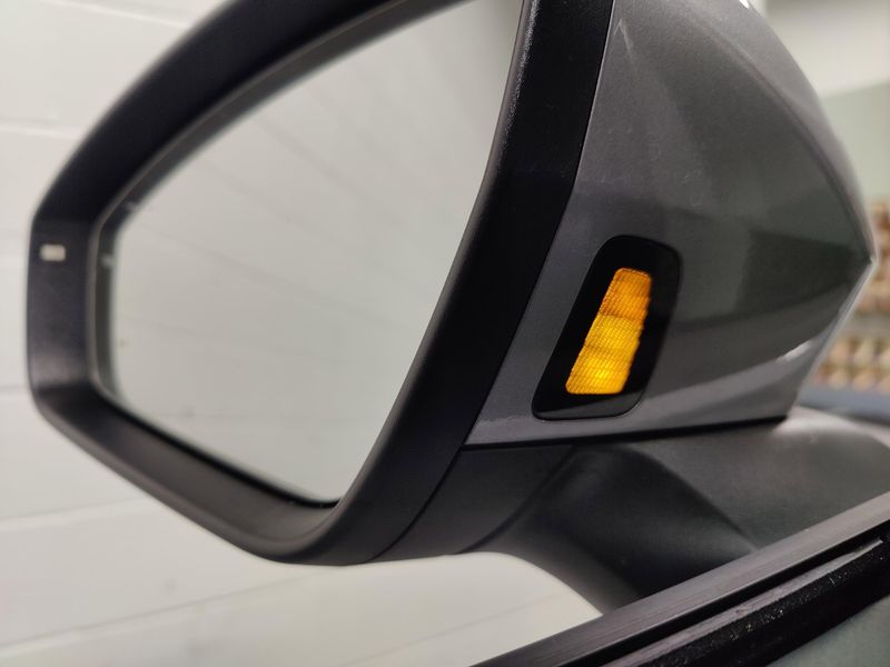 Used 2023 Volkswagen ID.4 Pro S AWD Long Range w/Glass RoofImage 7