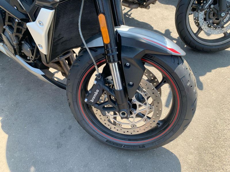 Used 2022 Triumph STREET TRIPLE R Image 10