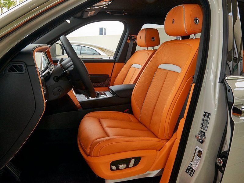 New 2026 Rolls-Royce Cullinan Image 12