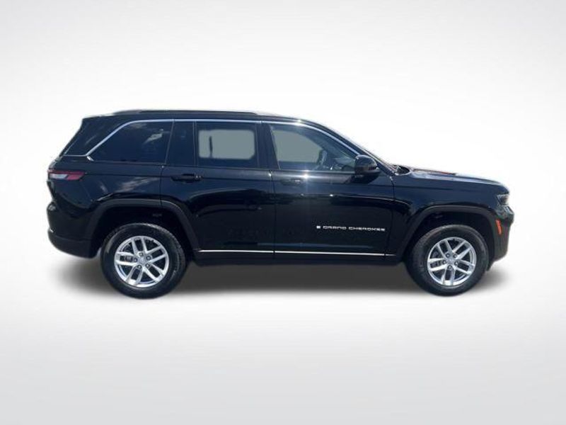 2025 Jeep Grand Cherokee Laredo X 4x4