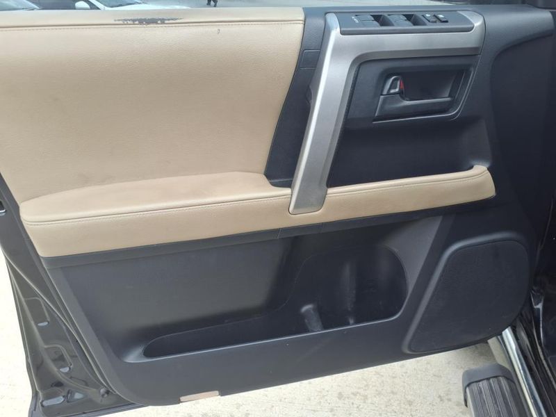 2011 Toyota 4Runner LimitedImage 15