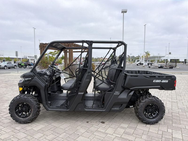 New 2026 Can-Am DEFENDER MAX DPS HD9 Image 14