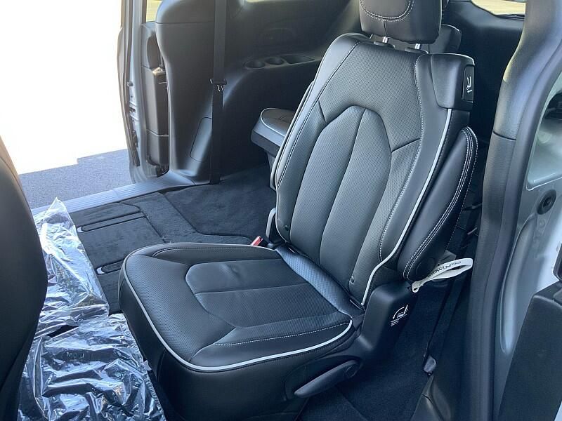 2026 Chrysler Pacifica Limited photo 25