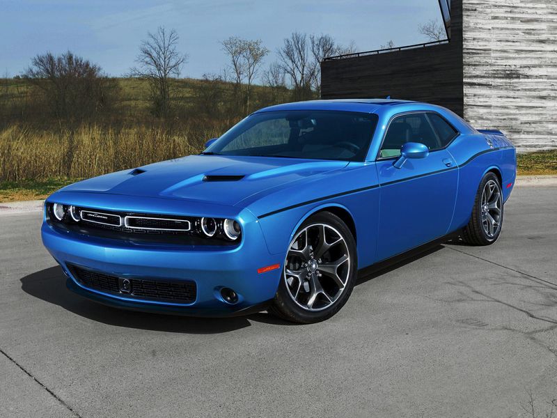 Used 2017 Dodge Challenger SXTImage 1