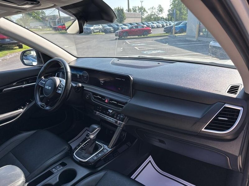 Used 2024 Kia Seltos SXImage 17