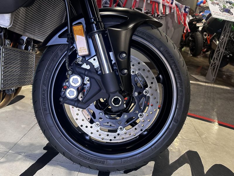 2023 Yamaha MT-10 Image 13