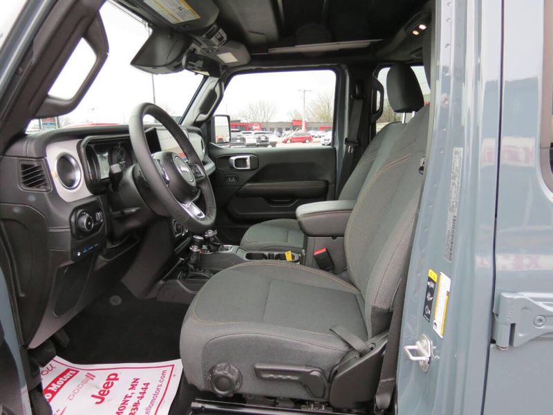 Used 2025 Jeep Wrangler 4xE Sahara 4x4 4dr SUVImage 14