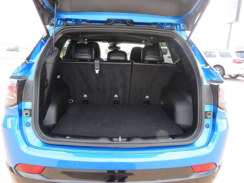 Used 2025 Jeep Compass Limited 4x4 4dr SUVImage 25