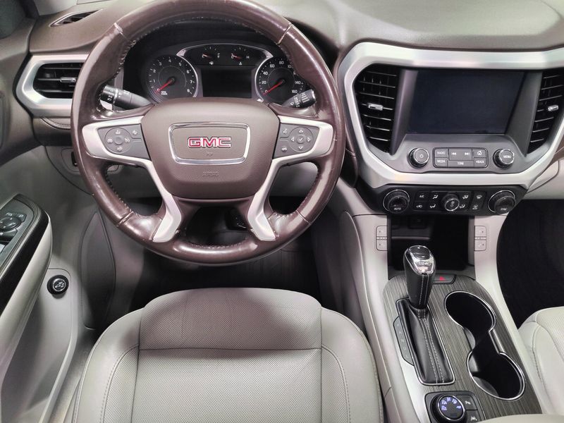 Used 2019 GMC Acadia SLT-2 AWD w/Dual Sunroof & NavImage 22
