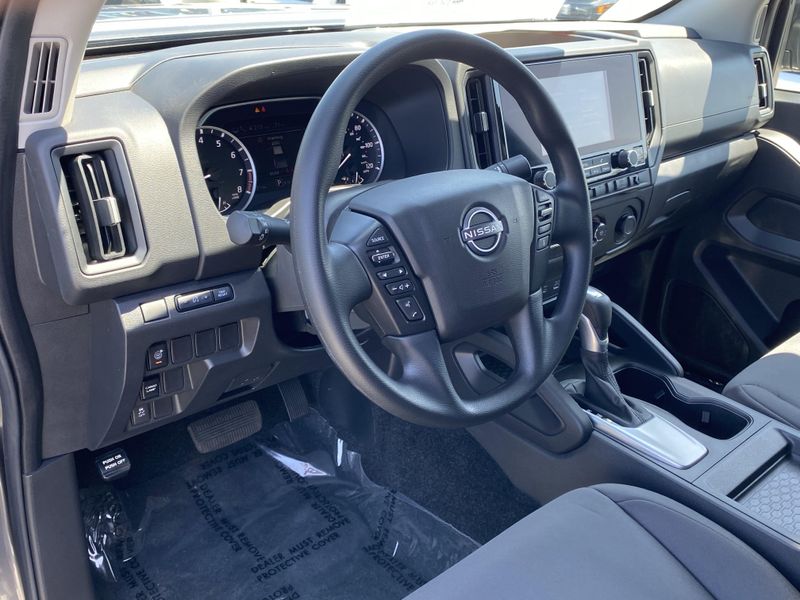 Used 2025 Nissan Frontier SImage 14