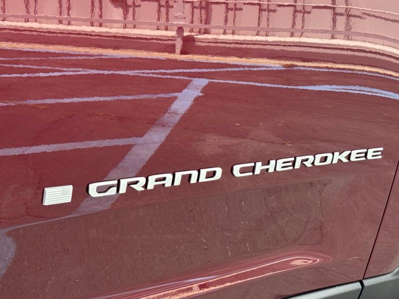 New 2026 Jeep Grand Cherokee Limited 4x2