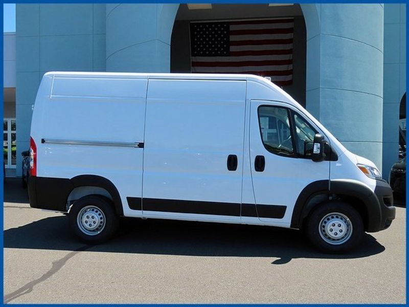 2024 RAM ProMaster High RoofImage 2