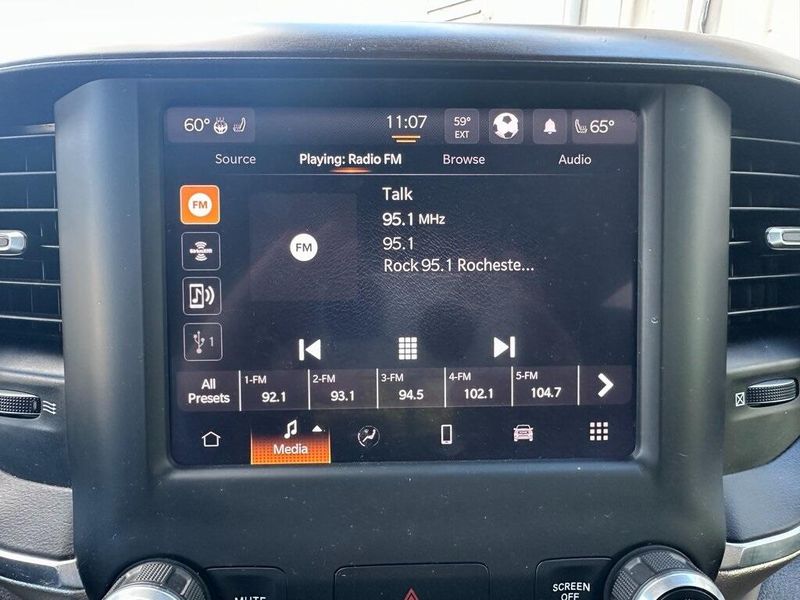 2022 Ram 1500 Laramie photo 3