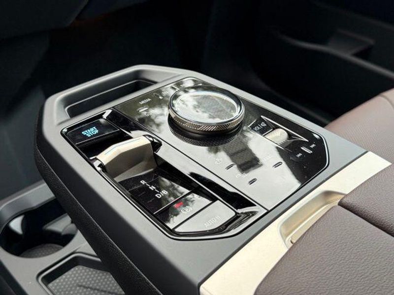 New 2026 BMW iX xDrive45Image 22