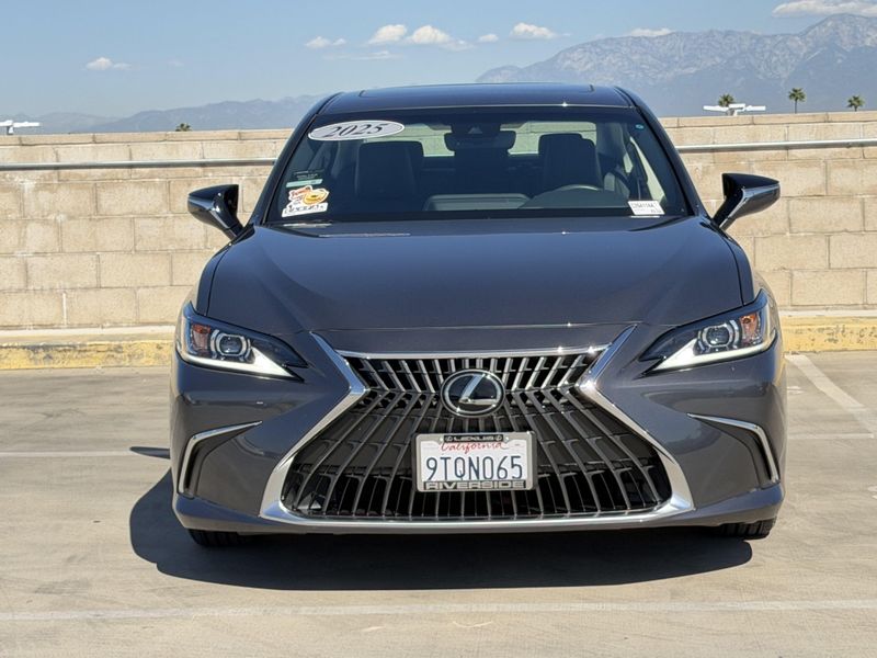 Used 2025 Lexus ES 350Image 3
