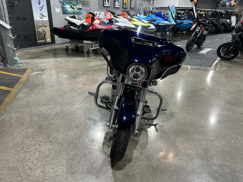 Used 2019 Harley-Davidson STREET GLIDE Image 17