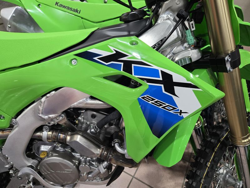 NEW 2026 KAWASAKI KX 250 Image 5