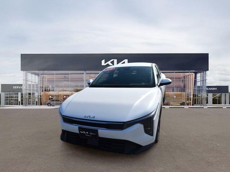 New 2026 Kia K4 LXSImage 8