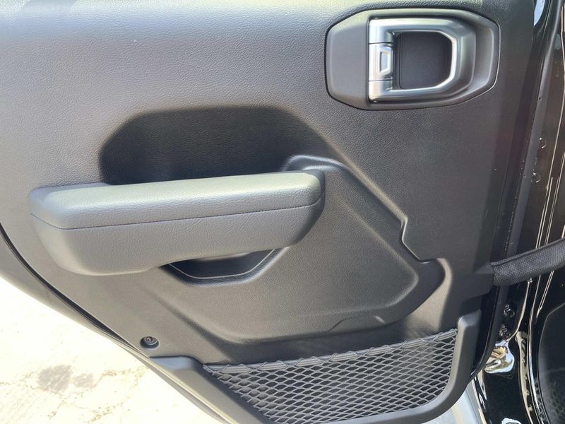 New 2026 Jeep Wrangler 4-door Rubicon