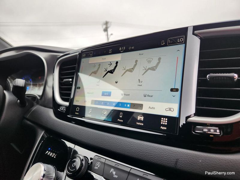 New 2026 Chrysler Voyager Lx